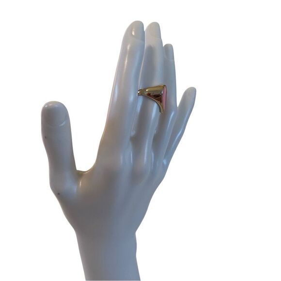 Pink Heart Gold Tone Ring in Ladies Sz. 7. Cute Valentine’s Day Gift Idea. - Picture 3 of 5